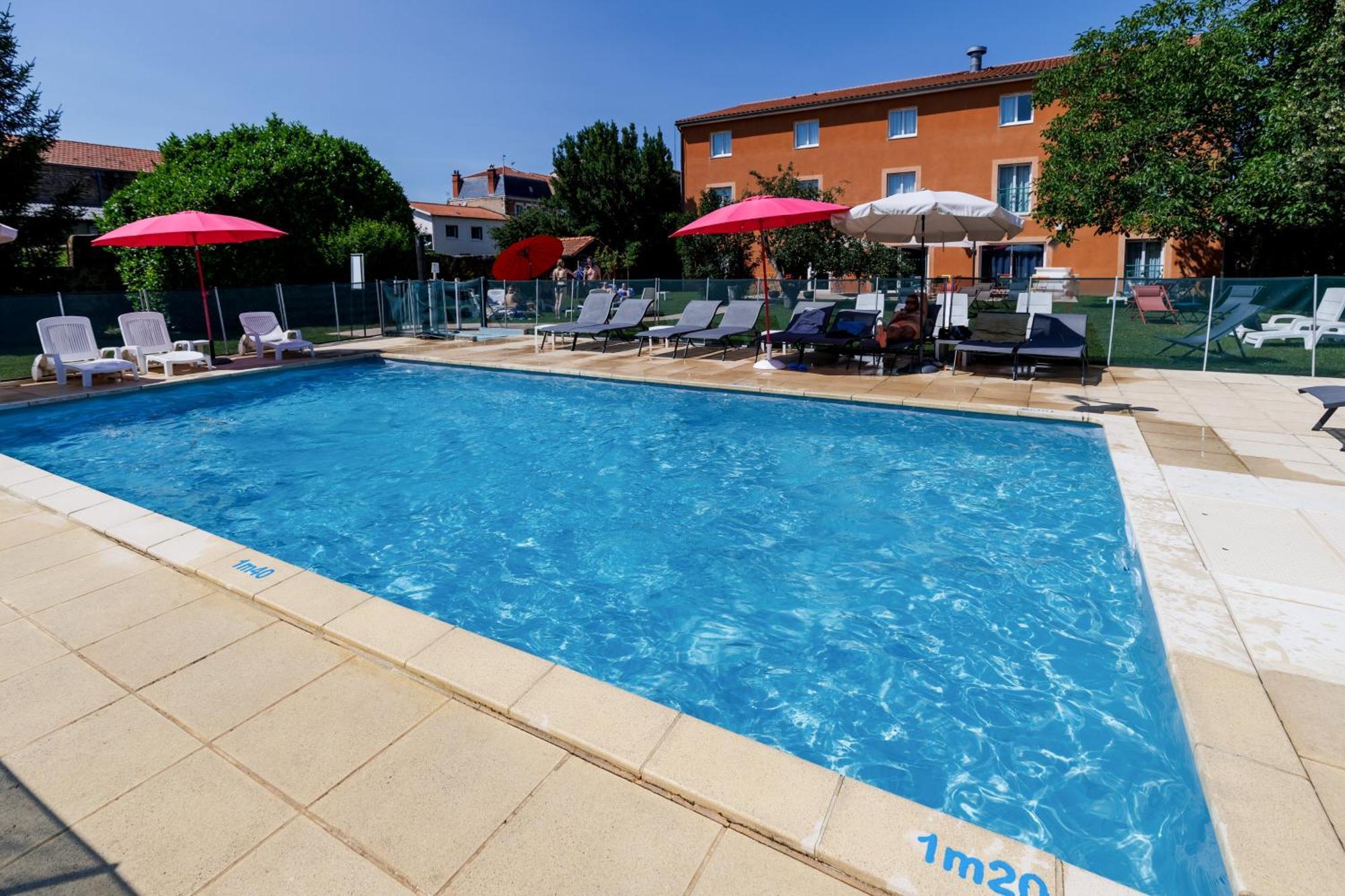 The Originals Boutique, Hotel Le Pariou, איסוואר מראה חיצוני תמונה